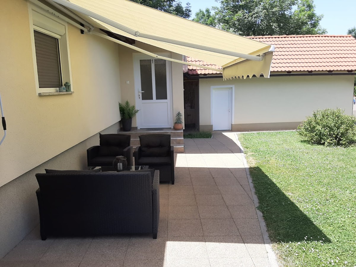 Apartment Near The Lakes - photo 2