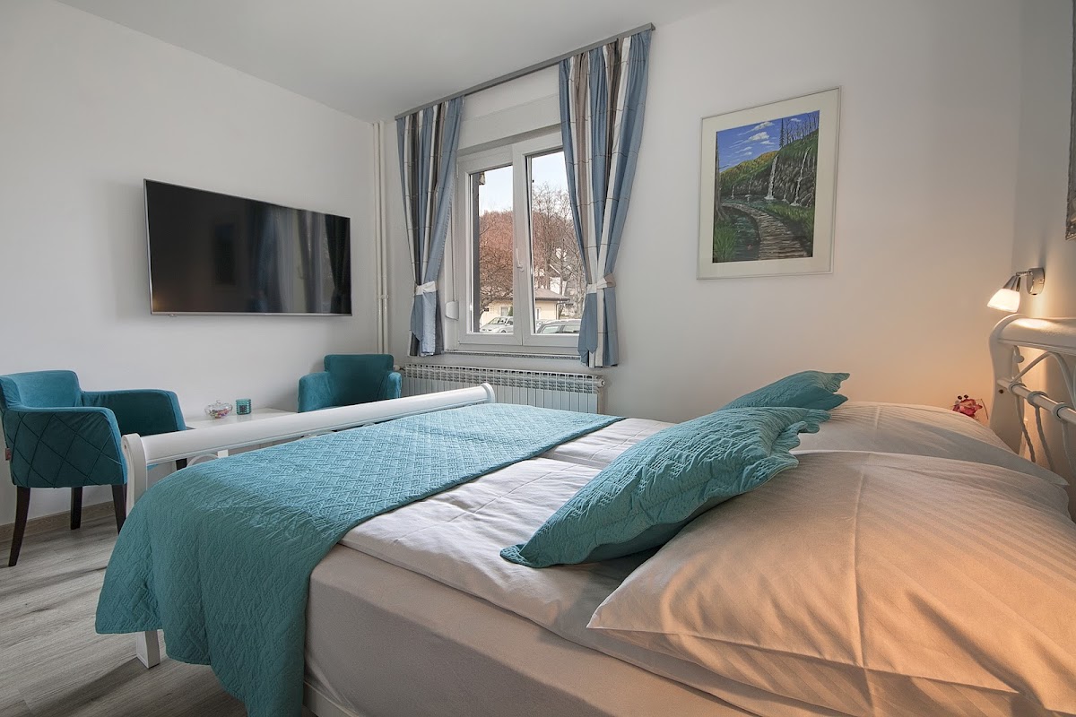 Emerald Luxury Apartments - photo 2