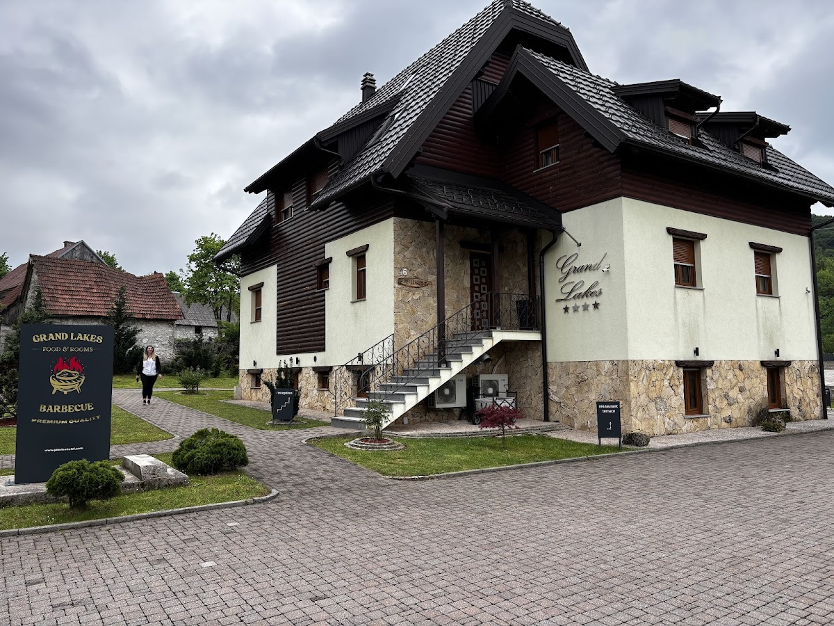 Grand Lakes Rooms - photo 4