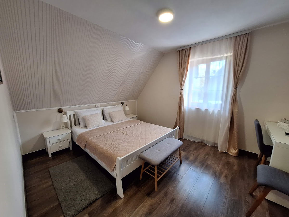 Green Lakes House - photo 5