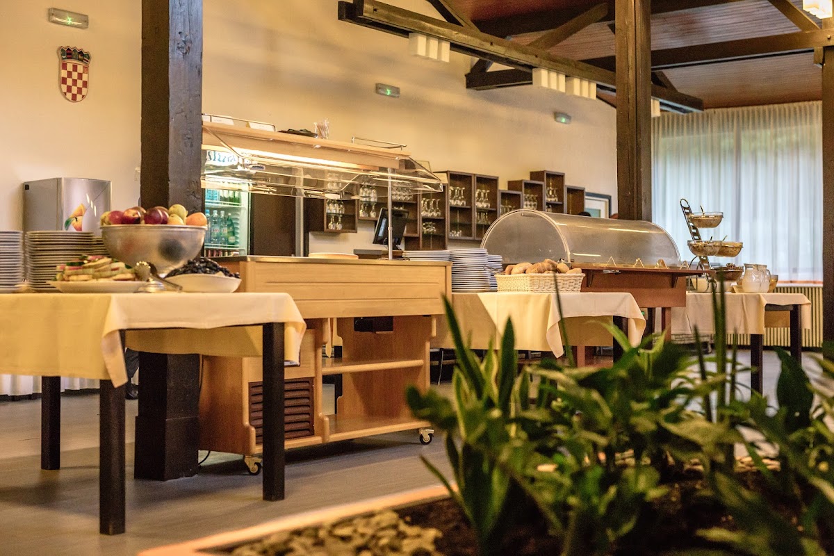 Hotel Bellevue - photo 4