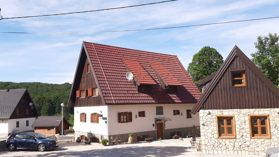 Rustic Lodge Plitvice - photo 3