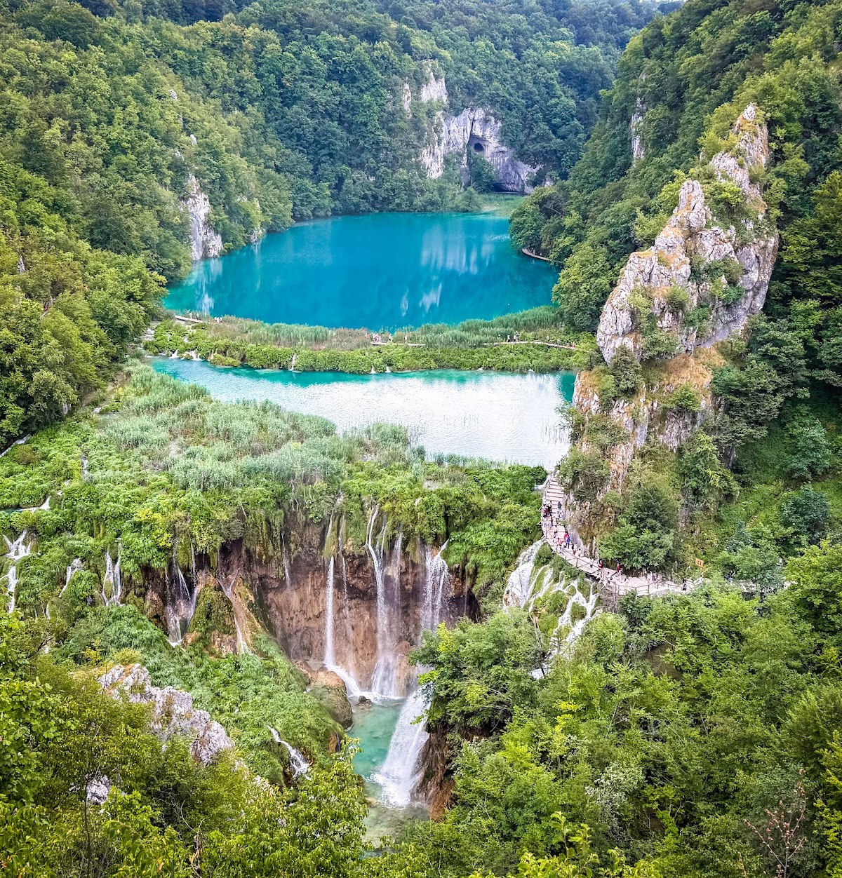Scenic overlook viewpoint in national park with vast landscape
